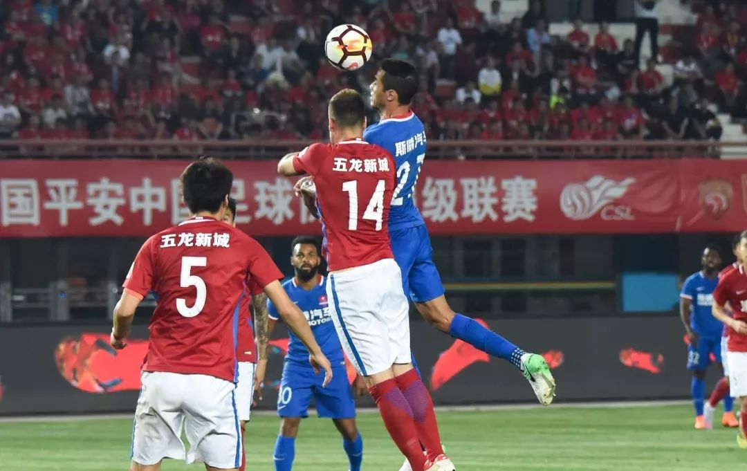 重庆斯威主场击败河南建业，豪取三分的简单介绍