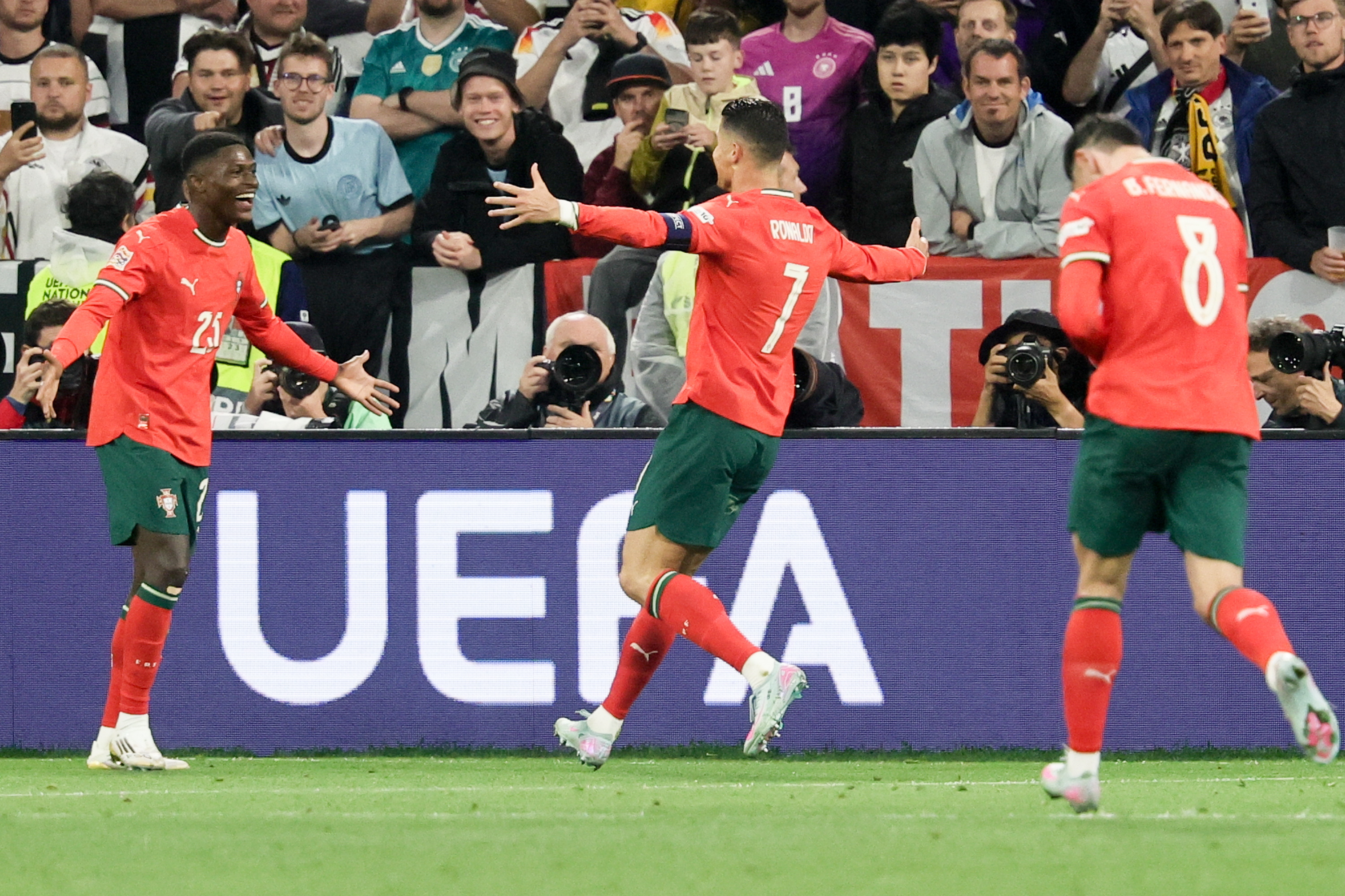 葡萄牙队在比赛中表现出色，晋级半决赛的简单介绍