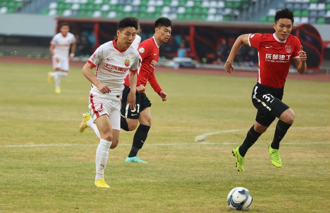 武磊领衔,上海上港备战与河北华夏的较量的简单介绍 武磊领衔,上海上港备战与河北华夏的较量的简单介绍