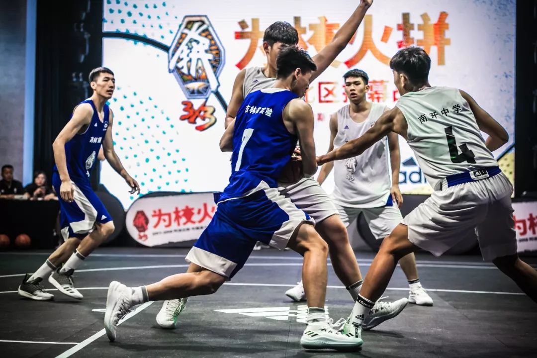 吉林队翻盘浙江队，米切尔带队取胜的简单介绍