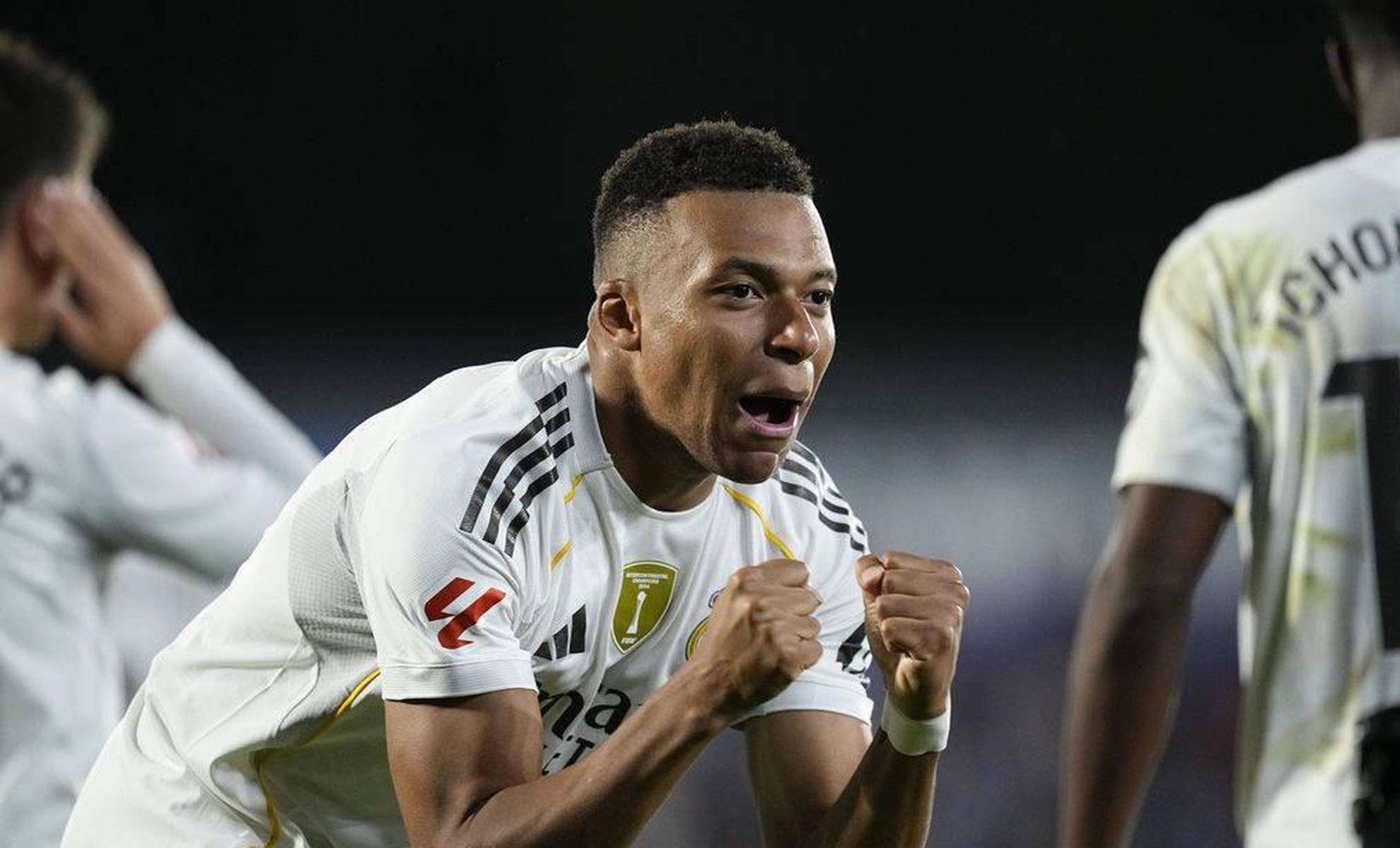 乌拉圭鏖战挪威，姆巴佩关键制胜