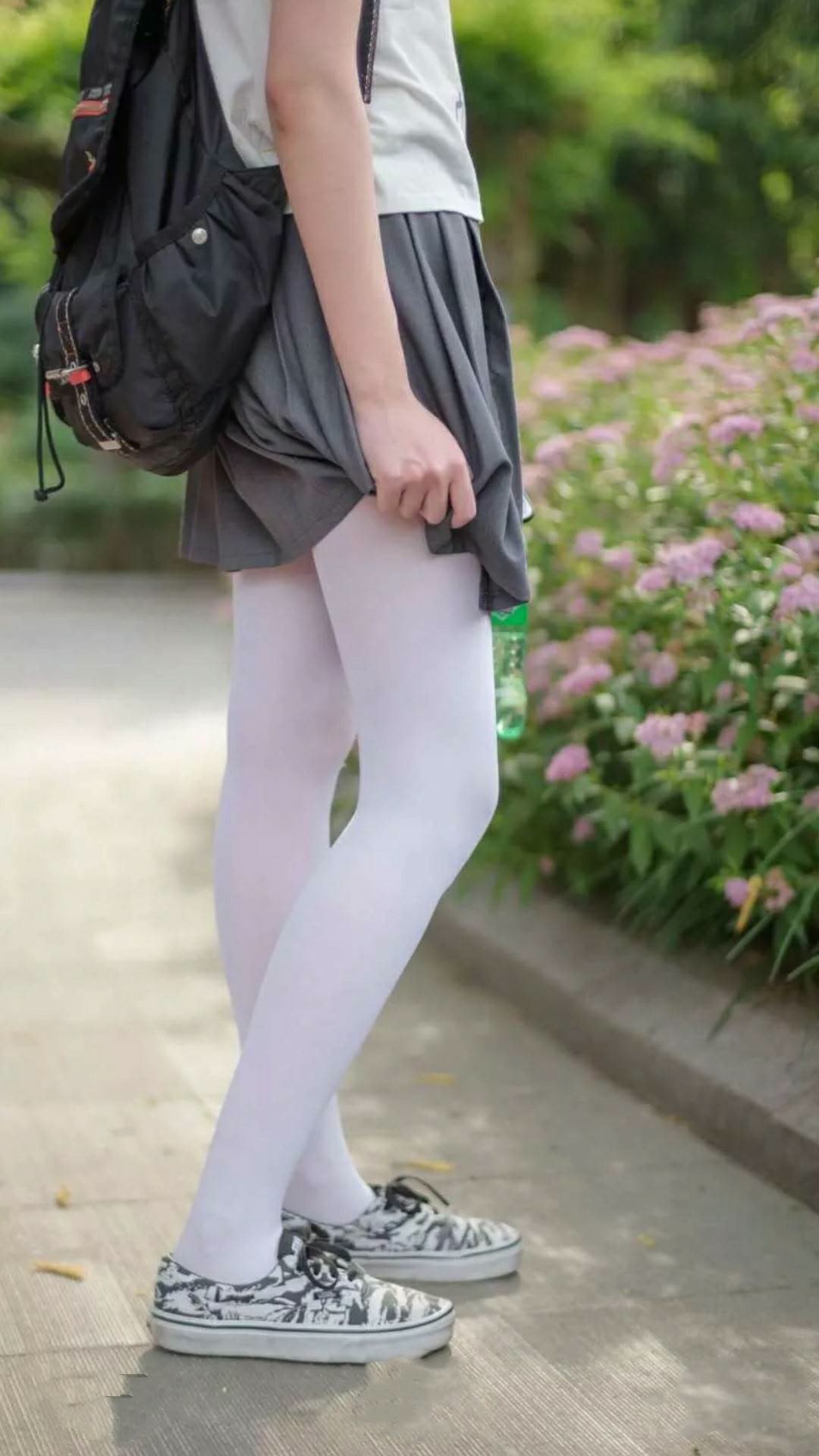 频道调谐中,当广厦三分雨浇透森林狼,爱德华兹正于欧冠淘汰赛接管绿茵