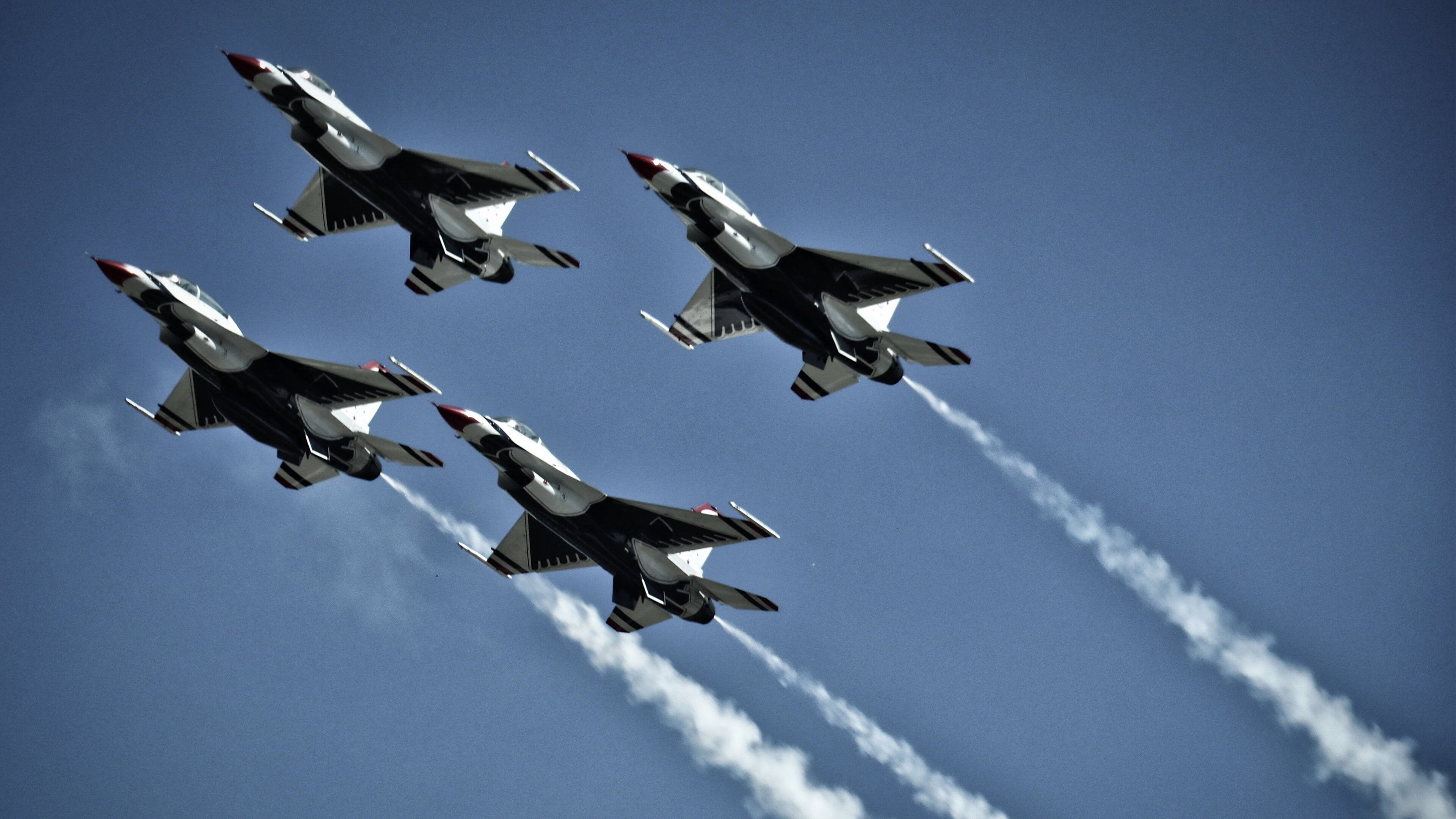 深红之夜,小贾伦攻防一体诠释现代篮球,火箭加时绝杀公牛