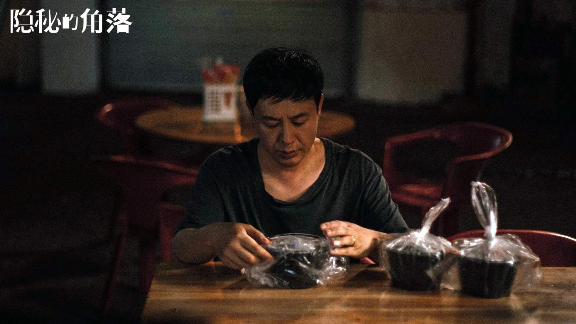 高卢雄鸡的黄金回响,当吉鲁用老派艺术,撕碎欧洲红魔的黄金幻梦